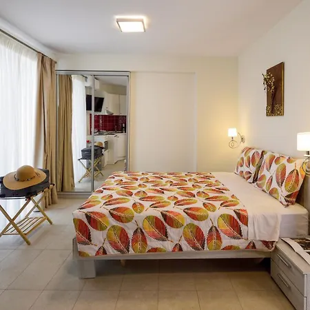 Lägenhetshotell Elpiniki Luxury