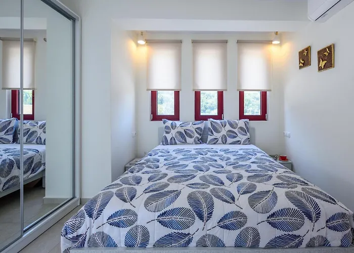 Elpiniki Luxury Nea Poteidaia