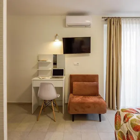 Elpiniki Luxury
