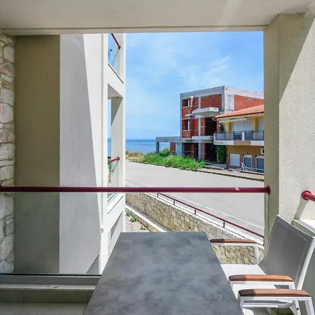 Elpiniki Luxury