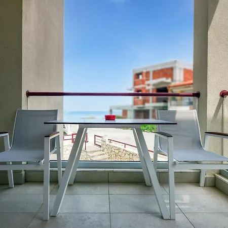 Elpiniki Luxury Aparthotel *