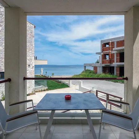 Apartahotel Elpiniki Luxury