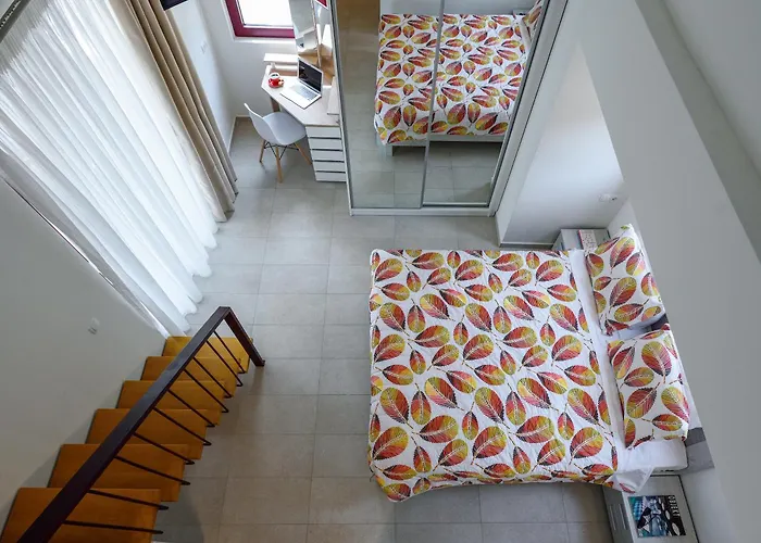 Elpiniki Luxury 4*