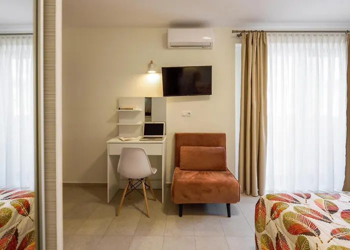 Elpiniki Luxury