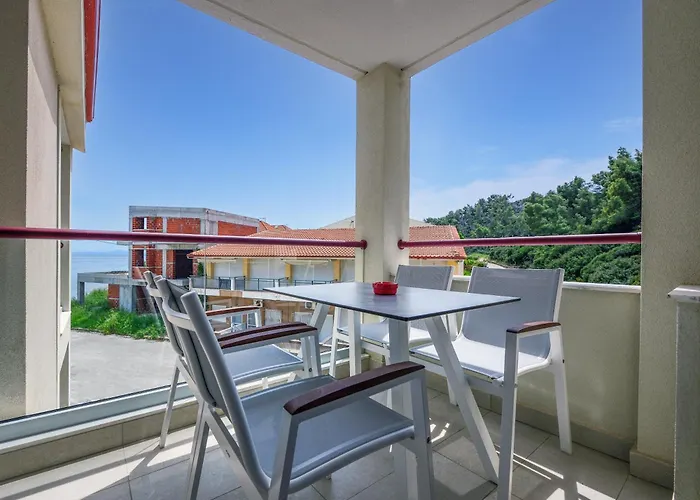 Elpiniki Luxury 4*