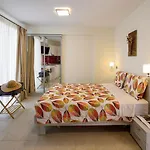 Aparthotel Elpiniki Luxury