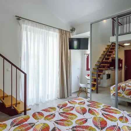 Elpiniki Luxury Nea Poteidaia