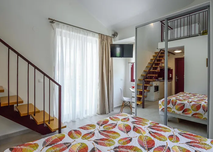 Elpiniki Luxury Nea Poteidaia