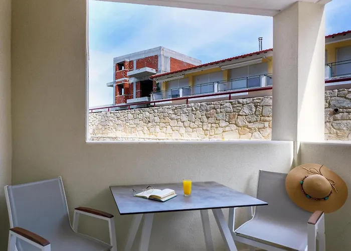 Elpiniki Luxury