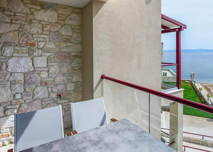 Elpiniki Luxury 4*